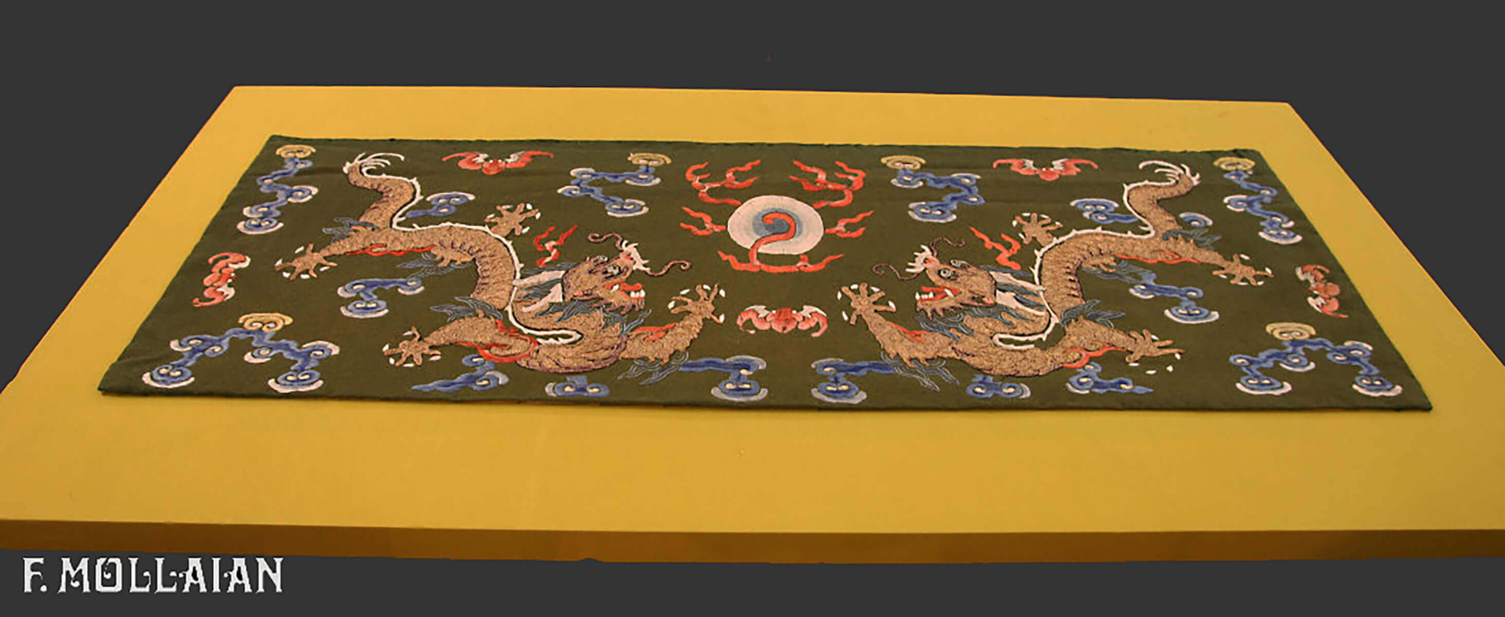 An Antique Pair of Silk & Metal Chinese Textile n°:16869658